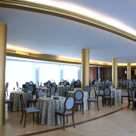 Royal מלון ואסטו