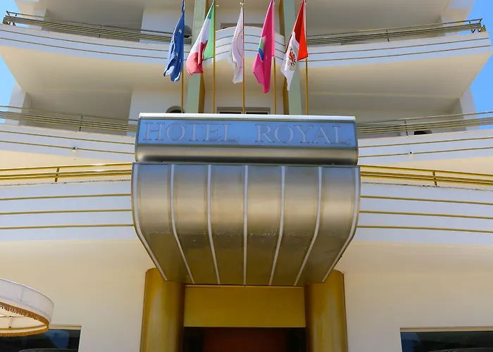 Royal فندق